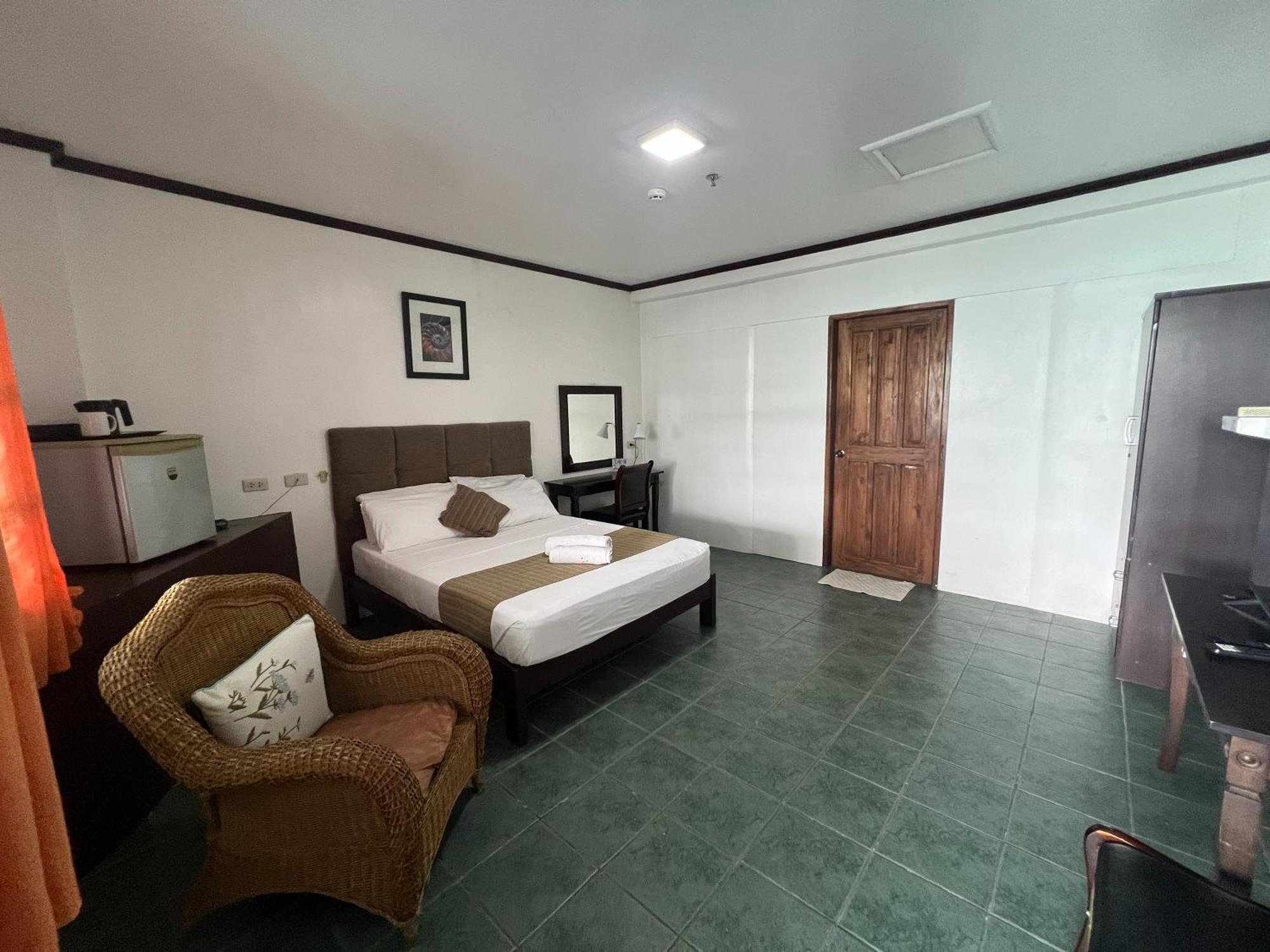 Subiza Beach Resort Olongapo Dış mekan fotoğraf