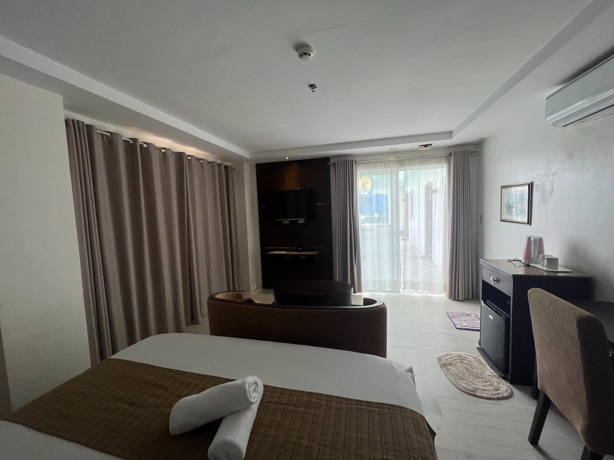 Subiza Beach Resort Olongapo Dış mekan fotoğraf
